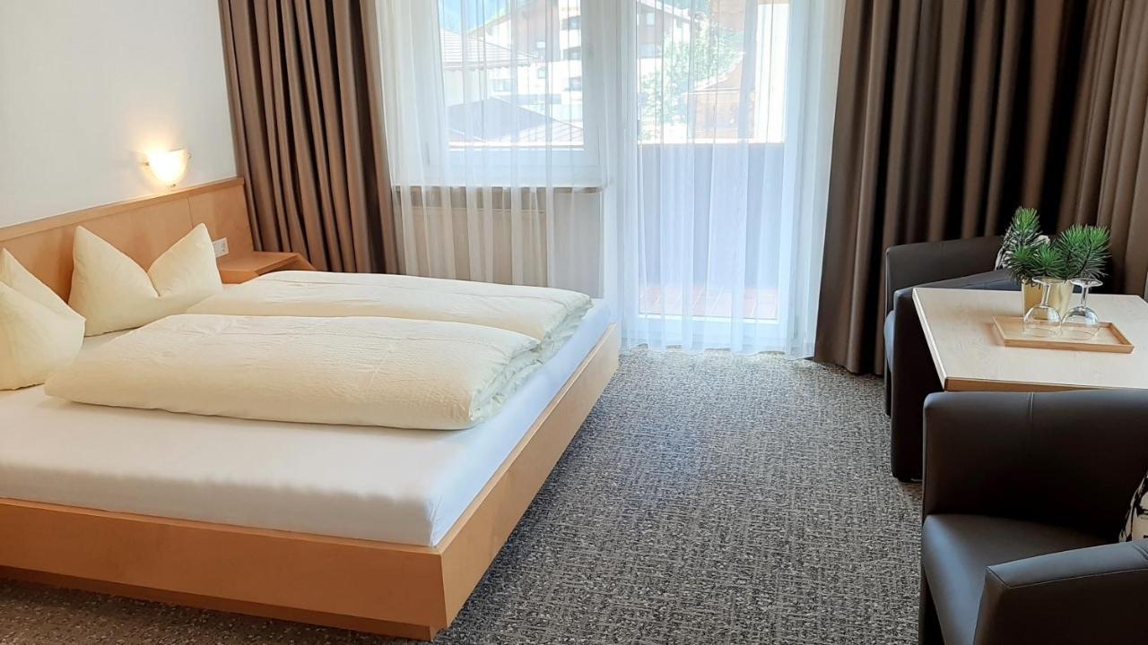 Hotel Garni Bergland นอยชติฟ อิม ชตูไปทัล ภายนอก รูปภาพ