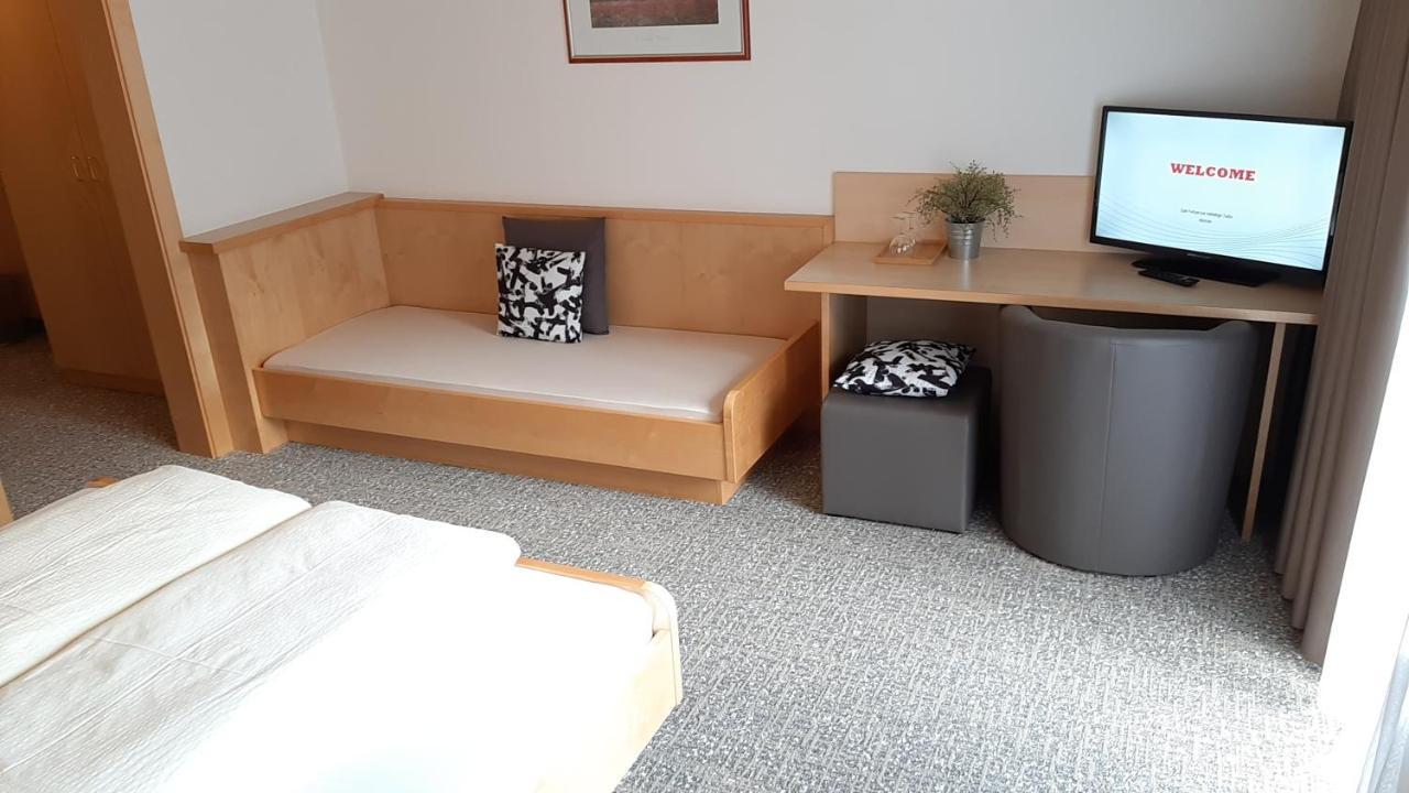 Hotel Garni Bergland นอยชติฟ อิม ชตูไปทัล ภายนอก รูปภาพ