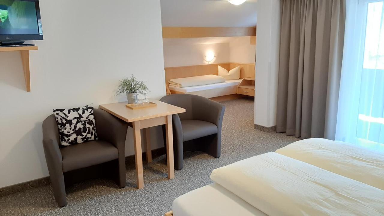 Hotel Garni Bergland นอยชติฟ อิม ชตูไปทัล ภายนอก รูปภาพ